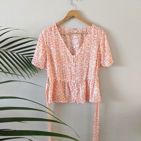 Adorable Boho Top - Picture 1 of 4